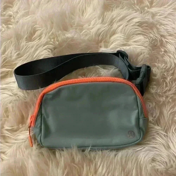 lululemon athletica Handbags - Lululemon everywhere belt‎ bag | Arctic Green & Tidewater Teal